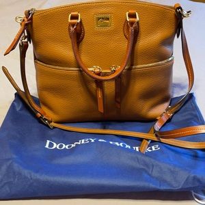 Like NEW Dooney & Bourke Dillen Satchel